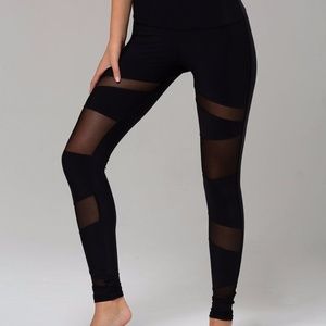 NWT Onzie High Rise Bondage Leggings